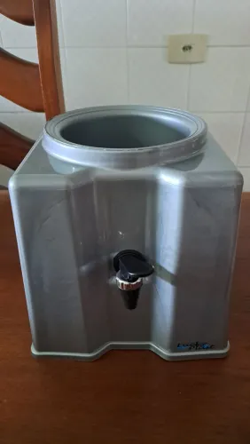 Bebedouro de mesa para galão de agua