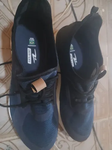 Tênis da marca adrun