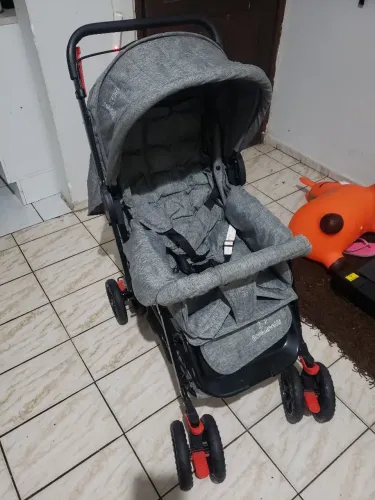 Carrinho para bebê + brinde banheira