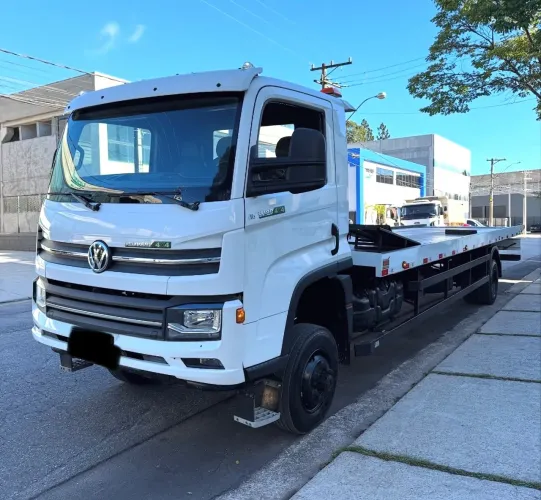 Caminhão Volkswagen 11.180 4x4 Plataforma Guincho - Em até 120x