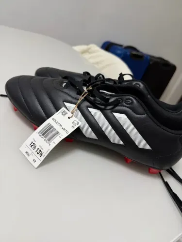 Chuteira Adidas