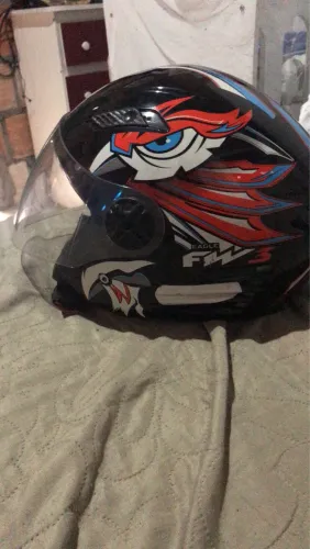 Vendo este capacete