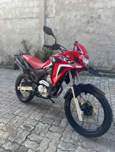 Vendo Honda XRE 300 super Conservada
