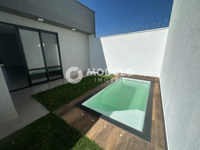 CASA RESIDENCIAL à venda, 3 quartos, 3 suítes, 3 vagas, NOVO MUNDO - Uberlândia/MG