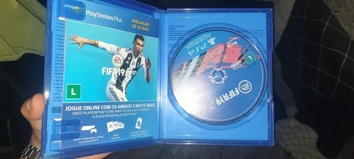 Fifa 19 ps4 mídia física, usado poucas vezes. Funcionando certinho 100%
