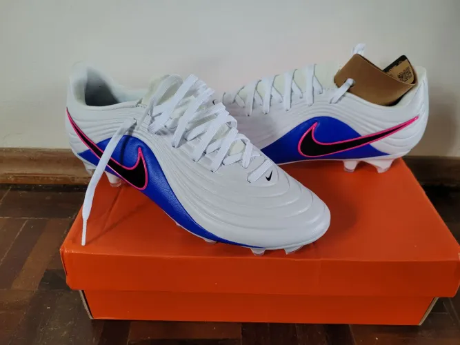 Chuteira Nike Tiempo Maestro NOVA N°40