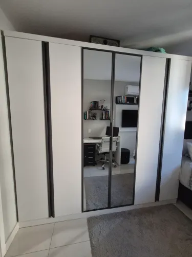 Guarda roupa casal 6 portas