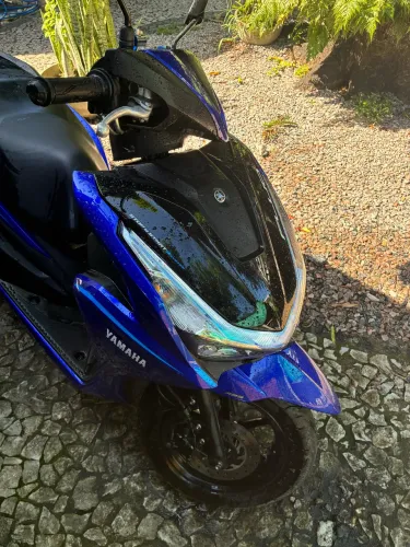 Moto fluo yamaha