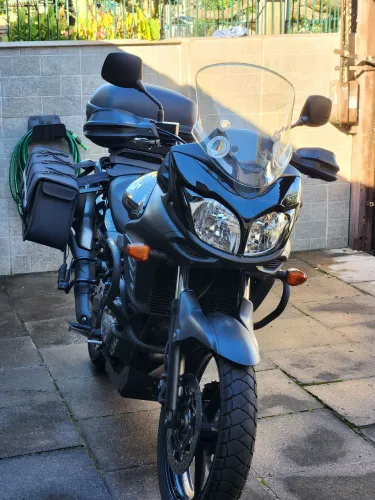 Excelente Moto Suzuki V-Strom 650 cc DL