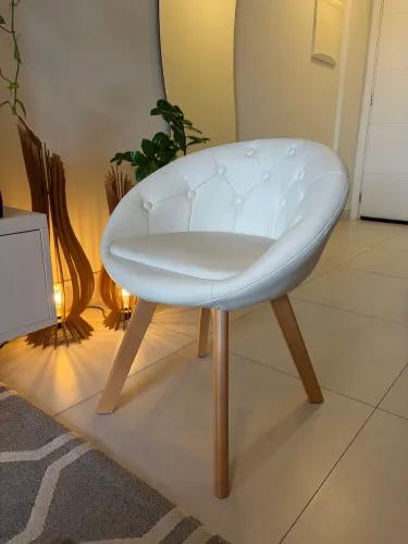 Poltrona palito branca semi/nova