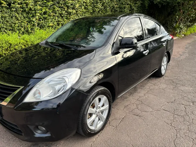 Nissan Versa SL 1.6 16V Flex Fuel 4P Mec. 2014