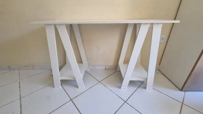 Escrivaninha Estilo Cavalete Branca em MDF (Comprada na Módulos)