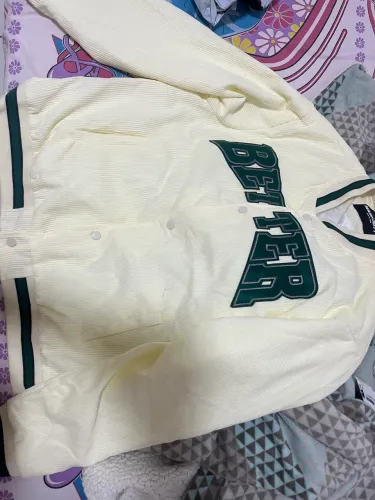 Jaqueta College Varsity Masculina Oversized Verde e Bege