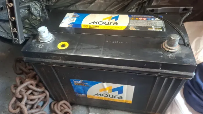 Vendo Bateria Moura 100Ah LOG Diesel