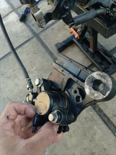 Pinça de freio traseiro original SHI 175 EFI
