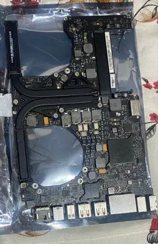 Placa MacBook Pro a1286 c/ defeito gpu