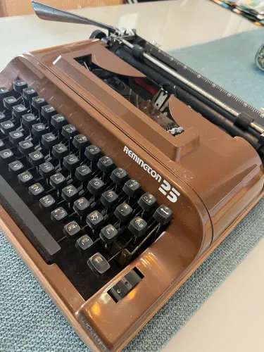 Máquina de escrever Remineton 25