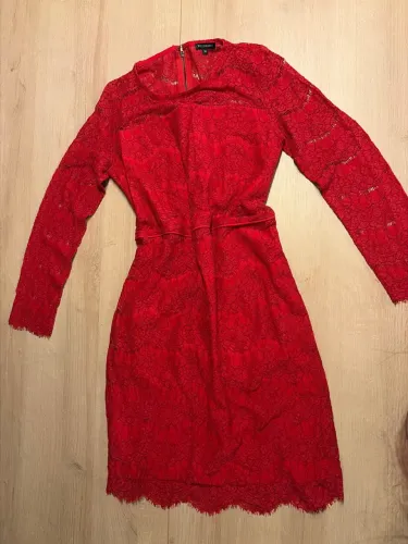 Vestido Vermelho Vibrante Le Lis Blanc Rendado