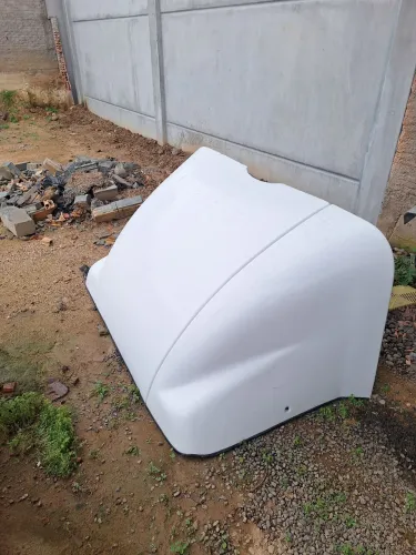 Defletor de ar (ou aerofólio de teto/chapéu) Atego 2425