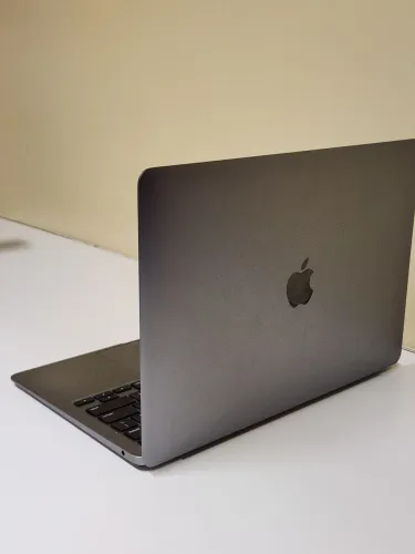 MacBook Air M1