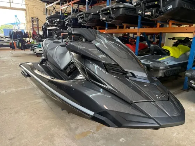 Jet Ski Yamaha SHO - 2013 - Super Conservado