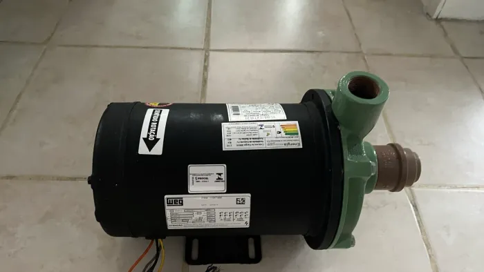 Título para OLX: Bomba d'Água Centrífuga Trifásica Schneider 2 CV - Potente e Pronta
