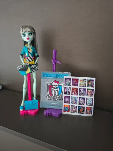 boneca Monster High Frankie Stein