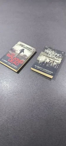 Livros 1 e 2 do The walking dead em bom estado