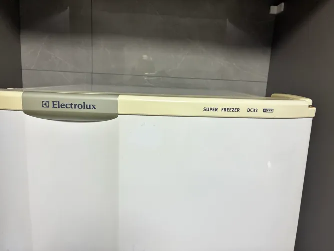 Geladeira Electrolux DC 33 com transformador