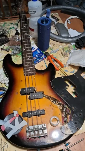 LUTHIER ELETRICA DE GUITARRA E BAIXO