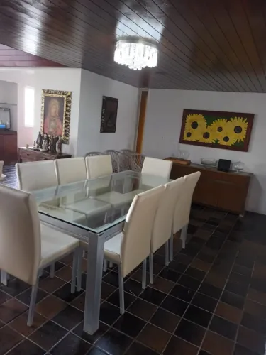 Vende-se conjunto,  mesa de vidro + guarda louça móvel armário. 