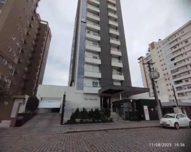 Apartamento reformado com 3 suítes | 172m² - Joinville - SC