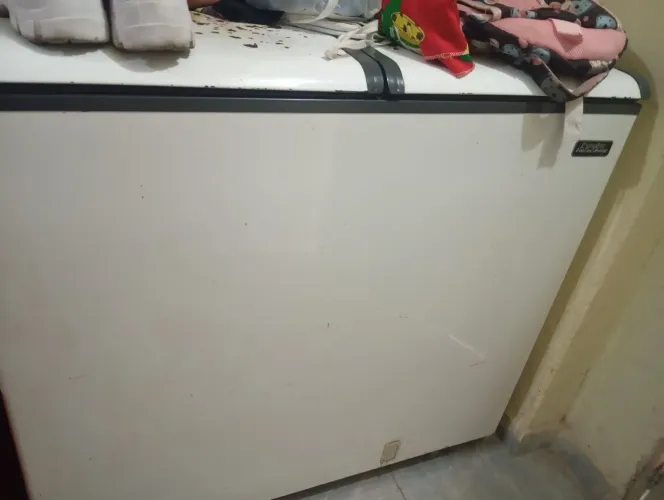 Vendo uma frize moto ligando normal só não gela