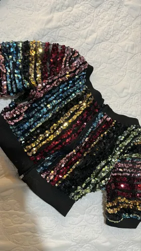 Vende-se blusa de paetê colorido 