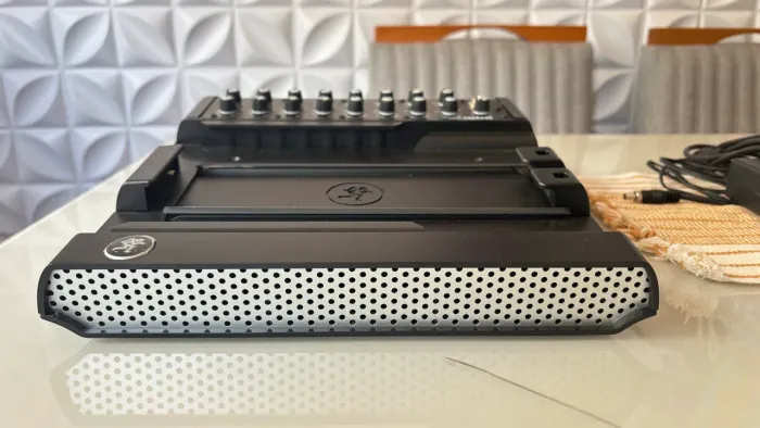 Mesa de Áudio Mackie DL 1608