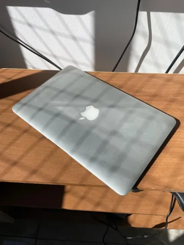 MacBook Air Apple 11" i5 SSD - Pronto para Uso - R$ 1.400