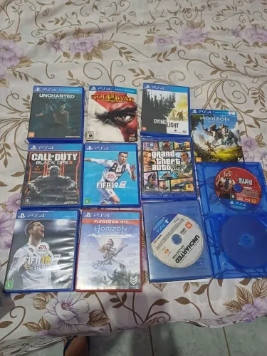 Jogos de ps4 todos novinho perfeito. Levando 3 tem preço