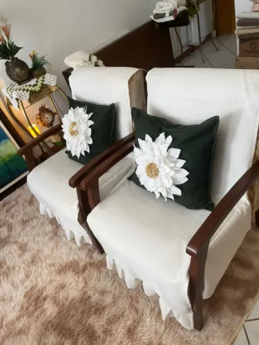 2 poltronas Tok Stok - De Madeira, apenas precisa trocar o forro