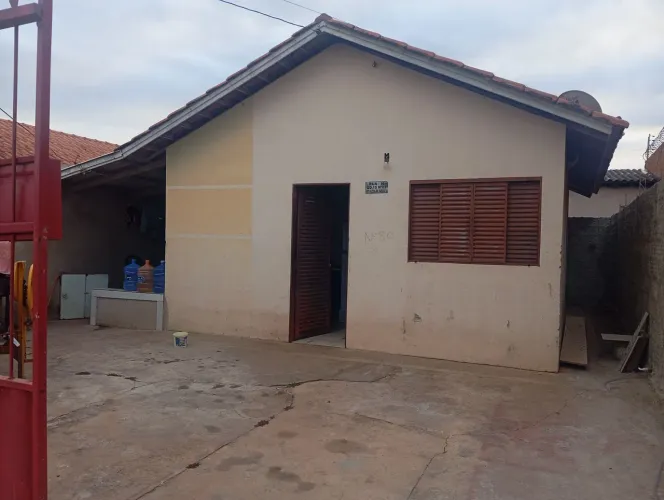 2 casa em um terreno.