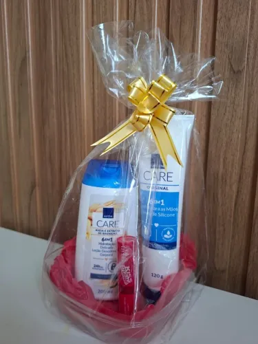 Avon Care kit Hidratante, Batom e Creme para as Mãos