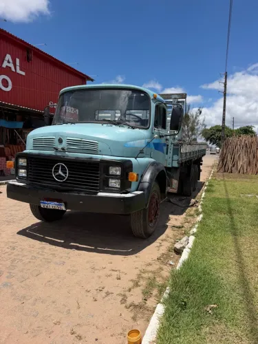 Caminhão Mercedes-Benz 1113