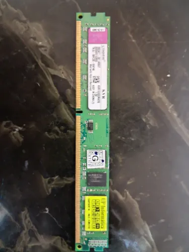 Memória RAM é um módulo Kingston ValueRAM de 8GB DDR3