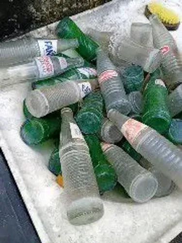7 garrafas de refrigerante de 290ml para decoração.