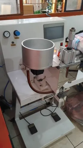Maquina de pregar pérolas muito conservada