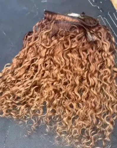 Cabelo cacheado humano