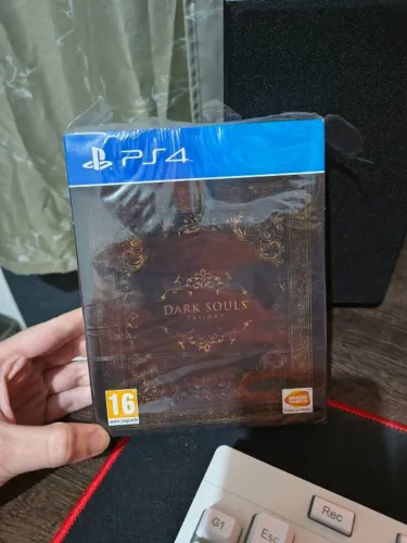 Trilogia Dark Souls PS4 - Sem uso