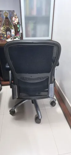 Cadeira de escritório giratória