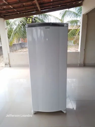 Geladeira semi nova