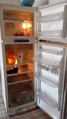 GELADEIRA BOA