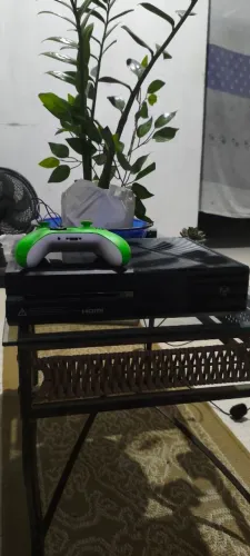 Xbox one Fat - Controle Edição Especial & 5 Jogos digitais